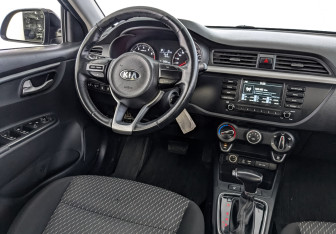 Подержанный автомобиль Kia Rio Hatchback 2020 года (25 фото)