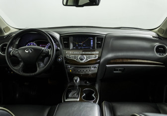 Подержанный автомобиль Infiniti QX60 2019 года (13 фото)
