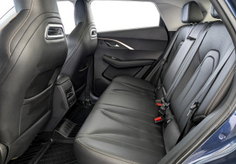 Подержанный автомобиль Omoda C5 2024 года (18 фото)