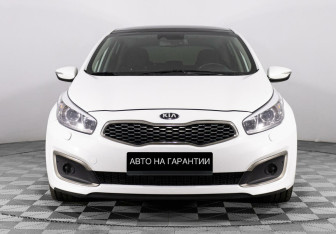 Подержанный автомобиль Kia Ceed Hatchback 2018 года (2 фото)