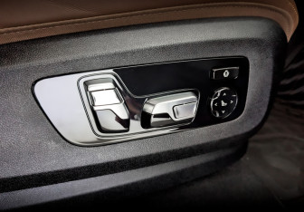 Подержанный автомобиль BMW X6 2021 года (24 фото)