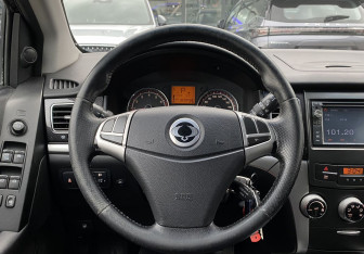 Подержанный автомобиль SsangYong Actyon 2012 года (15 фото)