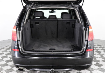 Подержанный автомобиль BMW X3 2011 года (9 фото)