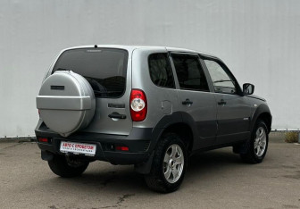 Подержанный автомобиль Chevrolet Niva 2014 года (5 фото)