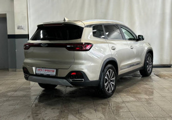 Подержанный автомобиль Chery Tiggo 8 2021 года (5 фото)