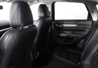 Подержанный автомобиль Mazda CX-5 2020 года (12 фото)