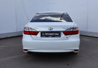 Подержанный автомобиль Toyota Camry Sedan 2016 года (5 фото)