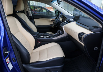 Подержанный автомобиль Lexus NX 2016 года (10 фото)
