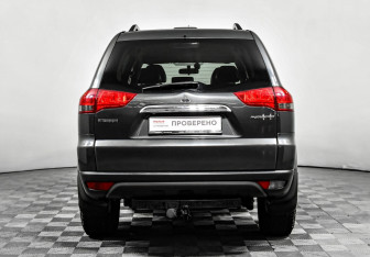 Подержанный автомобиль Mitsubishi Pajero Sport 2013 года (6 фото)