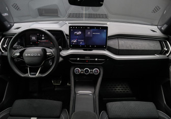Подержанный автомобиль Skoda Kodiaq 2025 года (29 фото)