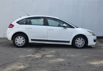 Подержанный автомобиль Citroen C4 Hatchback 2010 года (4 фото)