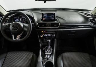 Подержанный автомобиль Mazda 3 Sedan 2015 года (12 фото)