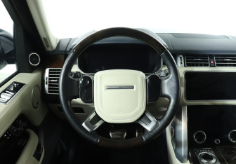 Подержанный автомобиль Land Rover Range Rover 2019 года (16 фото)