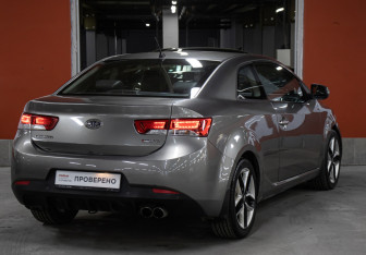 Подержанный автомобиль Kia Cerato Coupe 2012 года (5 фото)