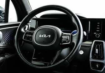 Подержанный автомобиль Kia Sorento 2022 года (12 фото)