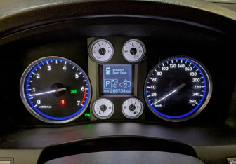 Подержанный автомобиль Lexus LX 2010 года (16 фото)