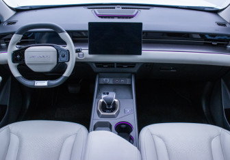 Подержанный автомобиль Jetour Dashing 2023 года (13 фото)