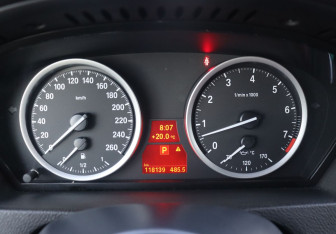 Подержанный автомобиль BMW X6 2013 года (18 фото)