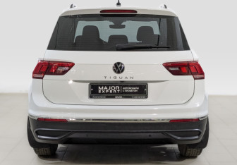 Подержанный автомобиль Volkswagen Tiguan 2021 года (6 фото)