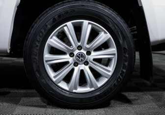 Подержанный автомобиль Volkswagen Amarok 2013 года (15 фото)