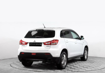 Подержанный автомобиль Mitsubishi ASX 2014 года (3 фото)