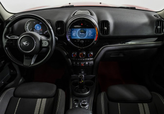 Подержанный автомобиль MINI Countryman 2022 года (12 фото)
