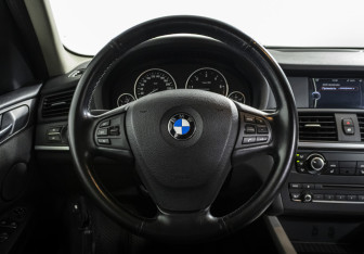 Подержанный автомобиль BMW X3 2011 года (11 фото)