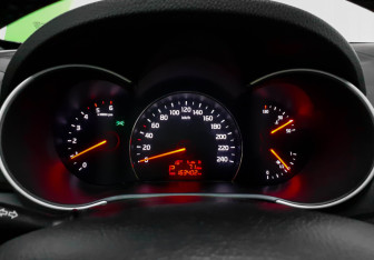 Подержанный автомобиль Kia Sorento 2014 года (9 фото)