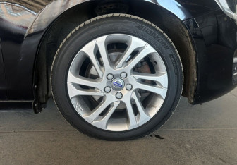 Подержанный автомобиль Volvo S60 2017 года (20 фото)
