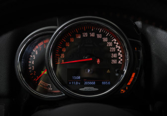 Подержанный автомобиль MINI Countryman 2018 года (11 фото)