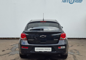 Подержанный автомобиль Chevrolet Cruze Hatchback 2013 года (6 фото)