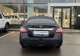 Подержанный автомобиль Nissan Teana 2014 года (6 фото)