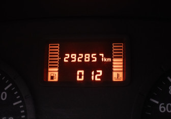 Подержанный автомобиль Renault Logan Sedan 2009 года (12 фото)