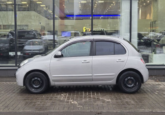 Подержанный автомобиль Nissan Micra Hatchback 2010 года (5 фото)