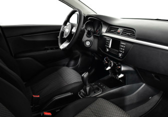 Подержанный автомобиль Kia Rio Sedan 2018 года (7 фото)