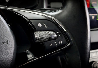 Подержанный автомобиль Skoda Karoq 2021 года (28 фото)