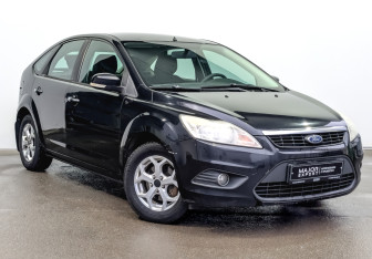 Подержанный автомобиль Ford Focus Hatchback 2010 года (3 фото)