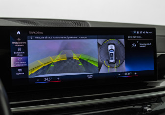 Подержанный автомобиль BMW X7 2022 года (18 фото)