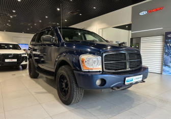 Подержанный автомобиль Dodge Durango 2005 года (3 фото)