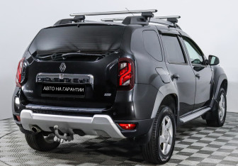 Подержанный автомобиль Renault Duster 2017 года (5 фото)