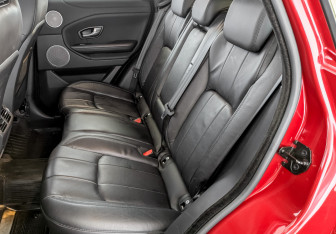 Подержанный автомобиль Land Rover Range Rover Evoque 2017 года (12 фото)