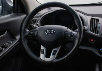 Подержанный автомобиль Kia Sportage 2012 года (14 фото)