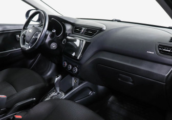 Подержанный автомобиль Kia Rio Hatchback 2016 года (5 фото)