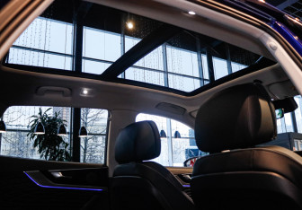 Подержанный автомобиль Hongqi HS5 2024 года (11 фото)