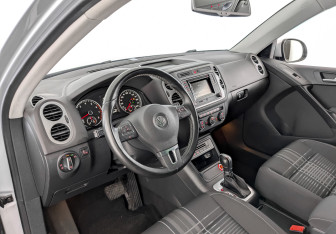 Подержанный автомобиль Volkswagen Tiguan 2016 года (16 фото)