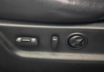 Подержанный автомобиль Chevrolet Tahoe 2012 года (17 фото)