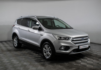 Подержанный автомобиль Ford Kuga 2017 года (3 фото)