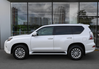 Подержанный автомобиль Lexus GX 2019 года (8 фото)