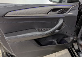 Подержанный автомобиль BMW X3 2020 года (19 фото)