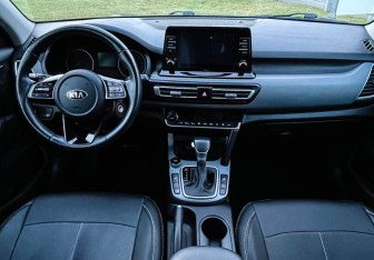 Подержанный автомобиль Kia Seltos 2020 года (12 фото)